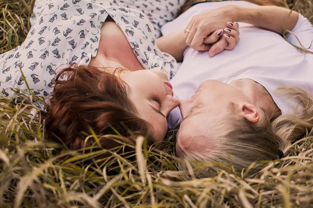 How to Write Dialogue That Sounds Natural in British English